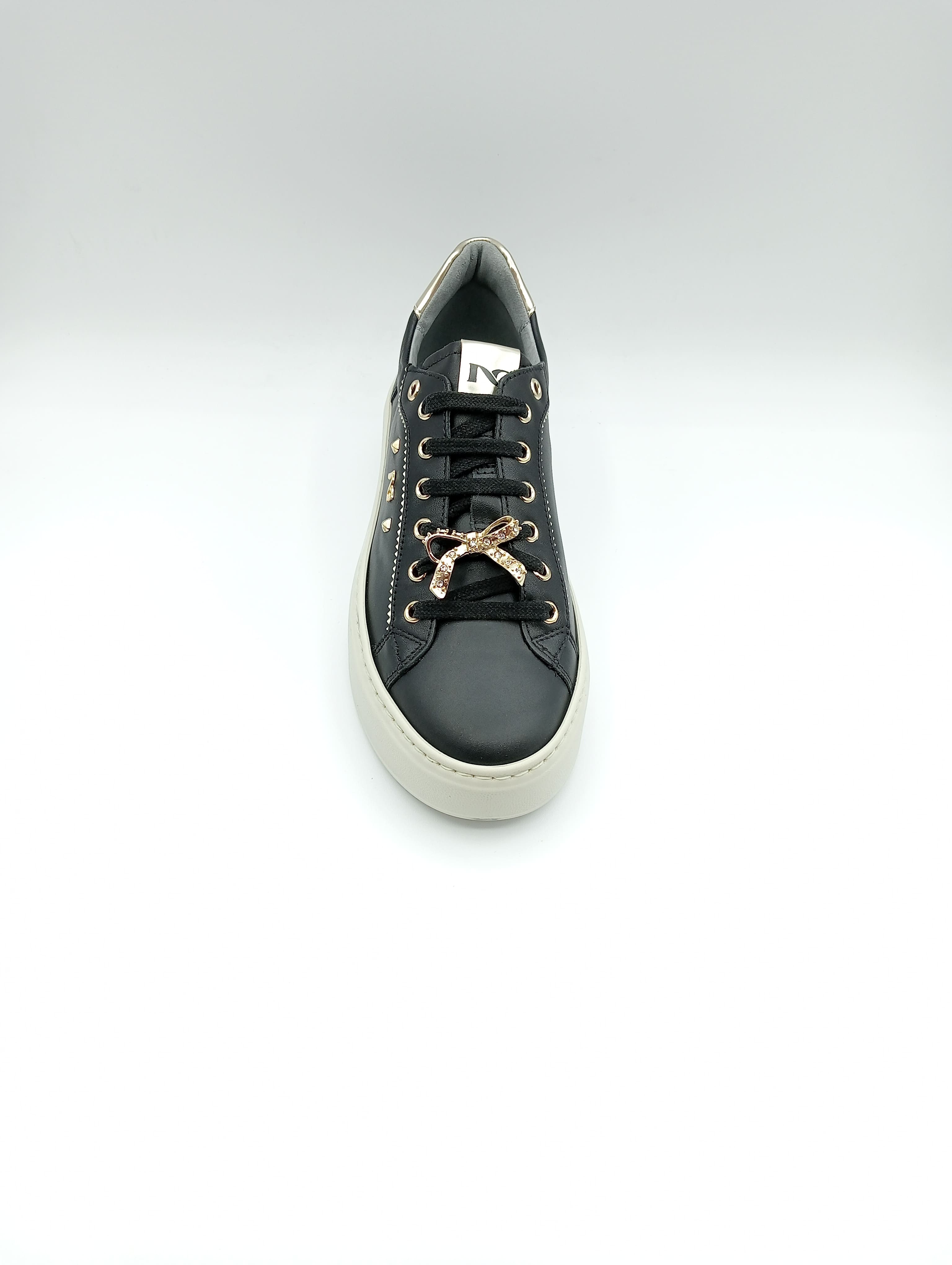 Sneakers donna in pelle Nero Giardini GUANTO NERO I411621D | Vista frontale