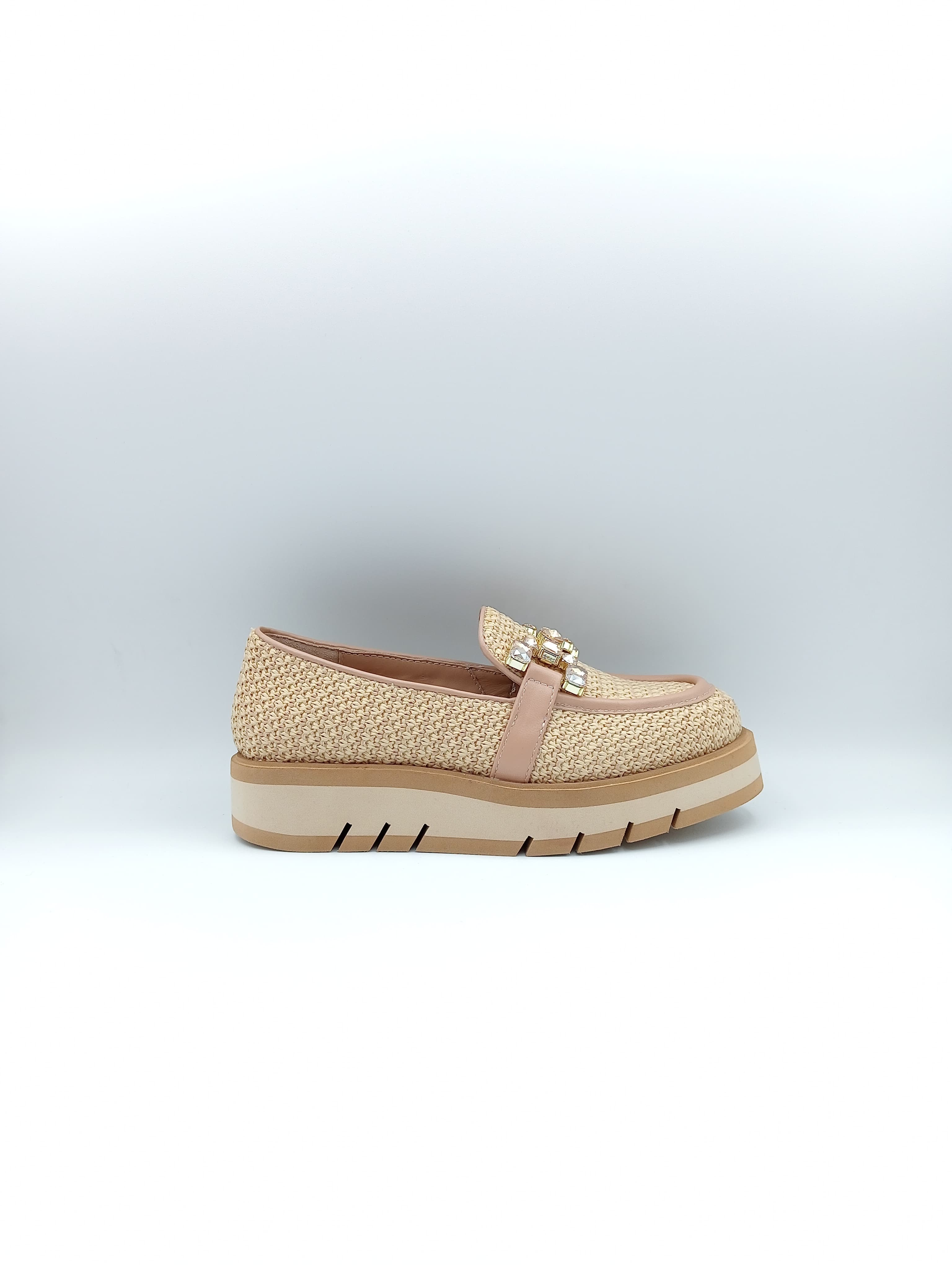 Mocassini Bruno Premi BL 1603X in rafia con dettagli in pelle nappa e accessorio gioiello, soletta in memory foam per un perfetto equilibrio tra stile e comfort