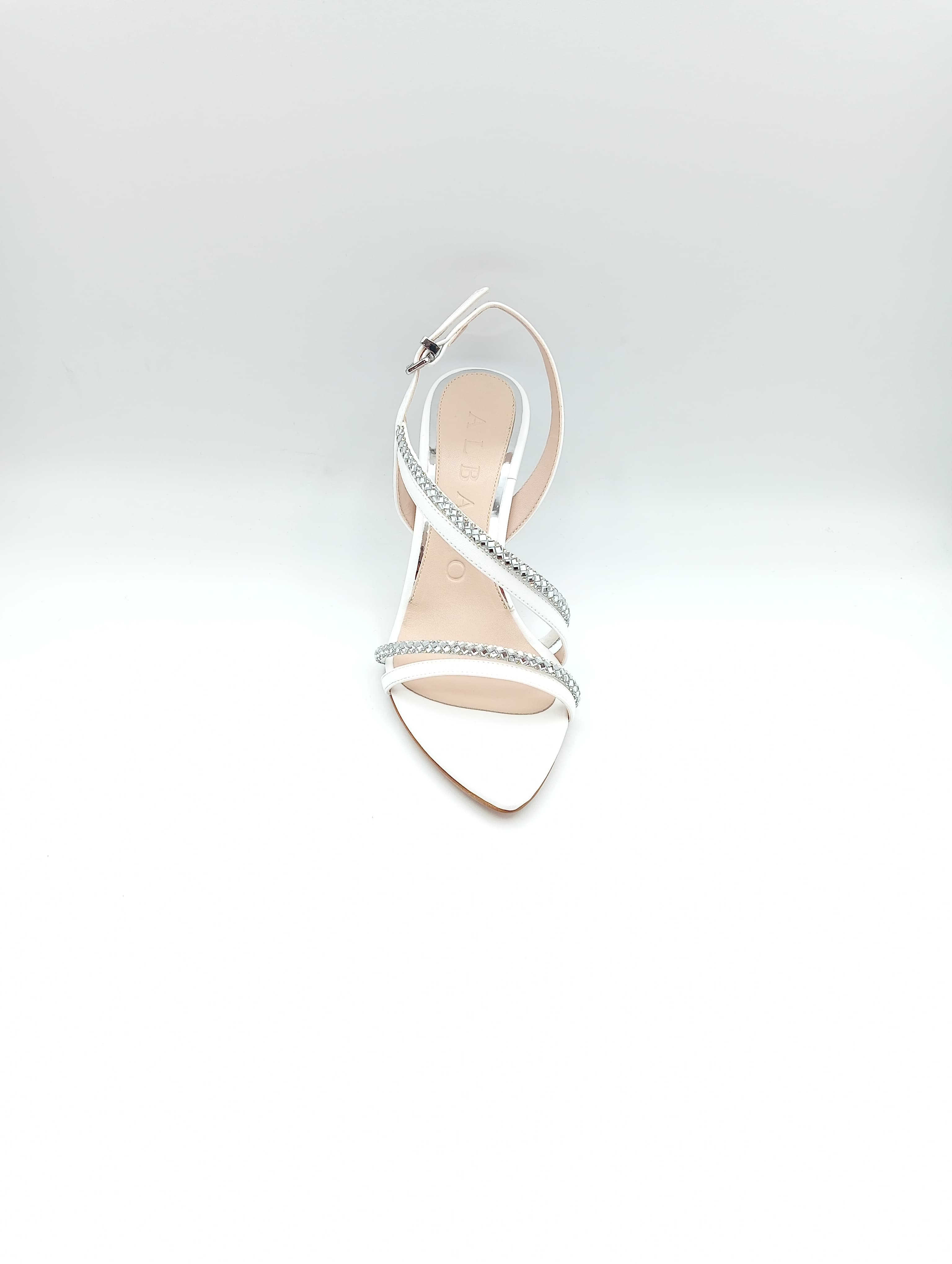 Sandali Albano color bianco con cinturini brillanti e tacco alto da 9 cm.