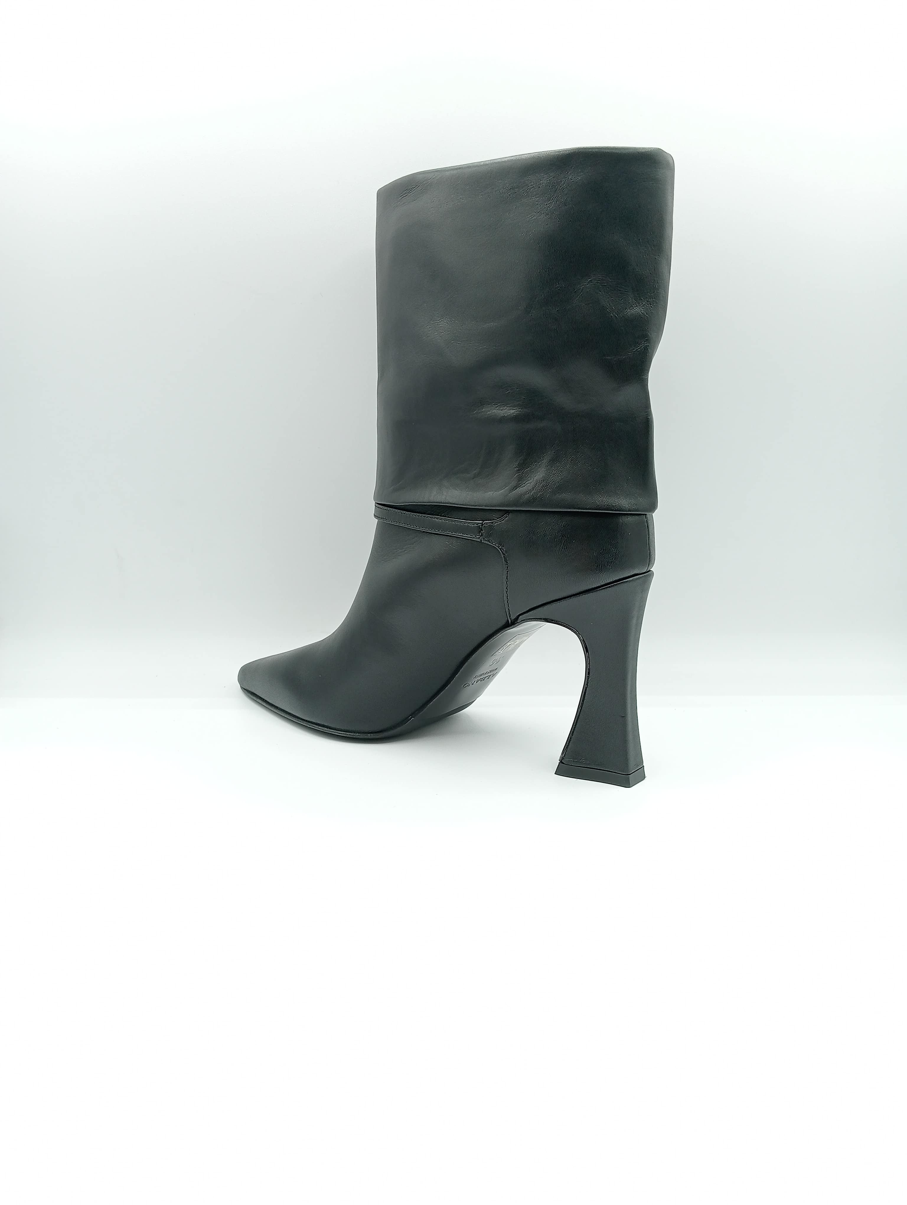Stivaletto donna Albano in pelle con punta sfilata e tacco rocchetto 10 cm