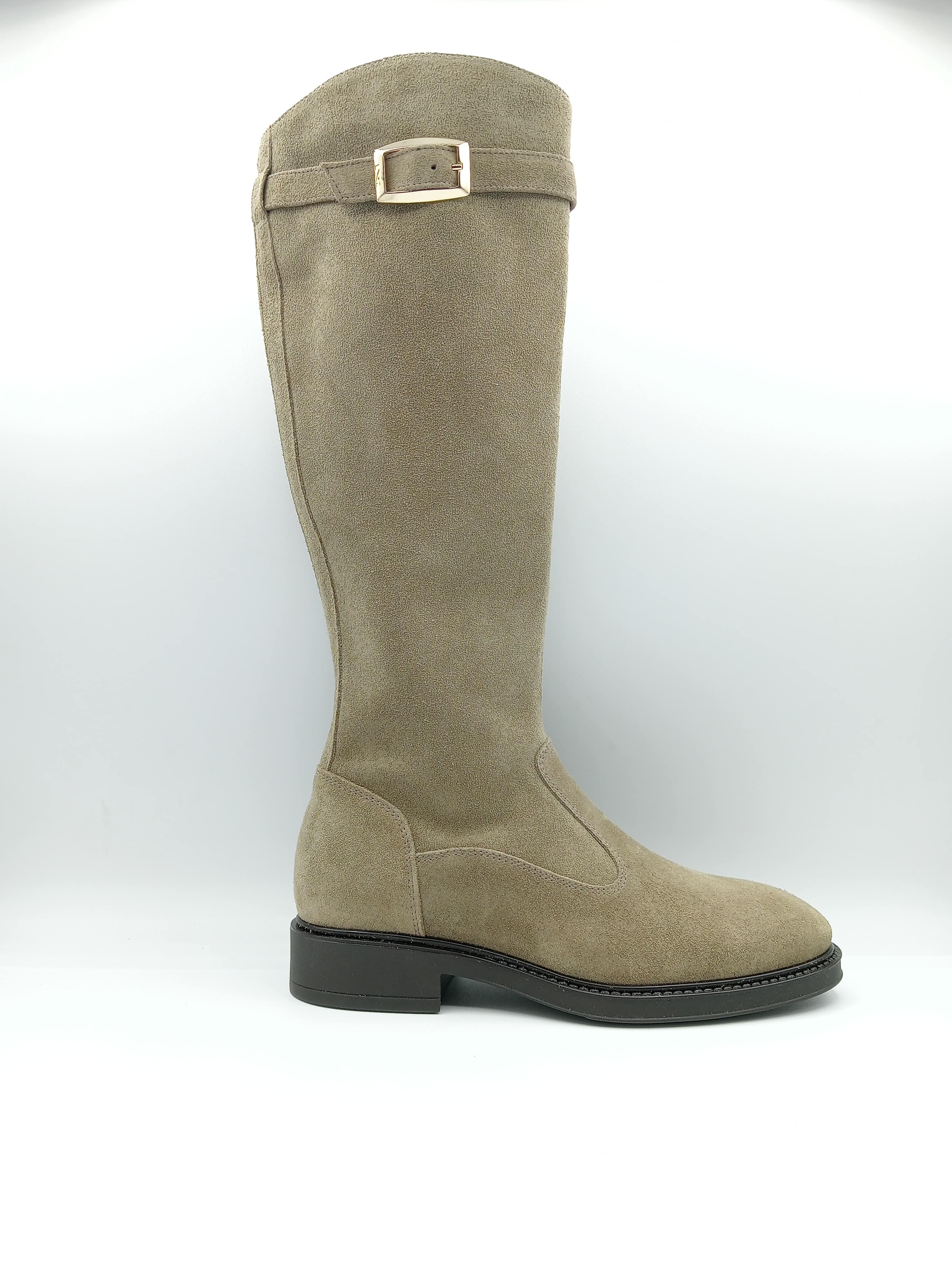 Nerogiardini Stivale Donna in Camoscio Taupe con Fibbia – Made in Italy – Soletta Memory in Pelle