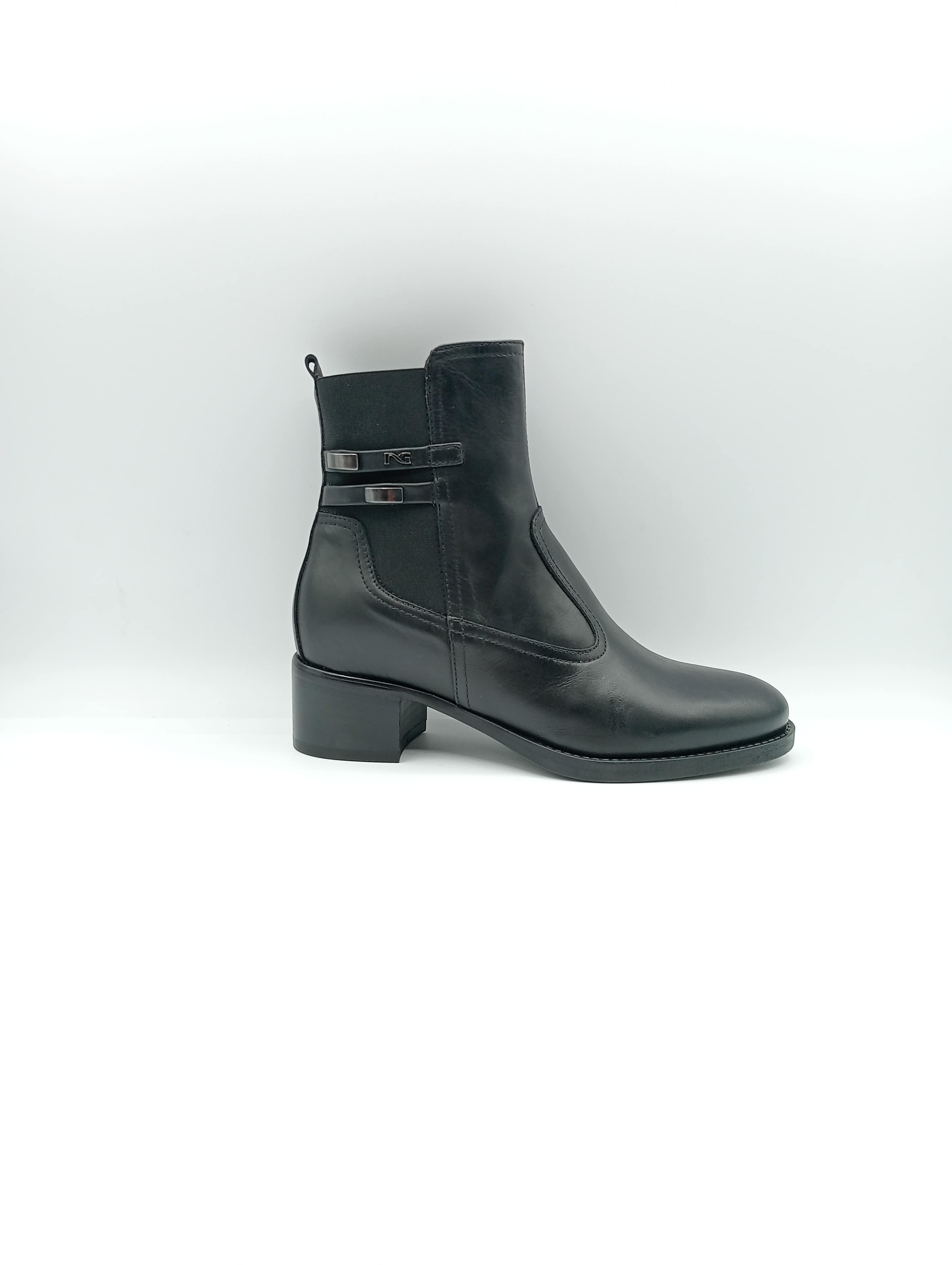 NeroGiardini Stivaletto Donna in Pelle Nera con Tacco Basso – Made in Italy