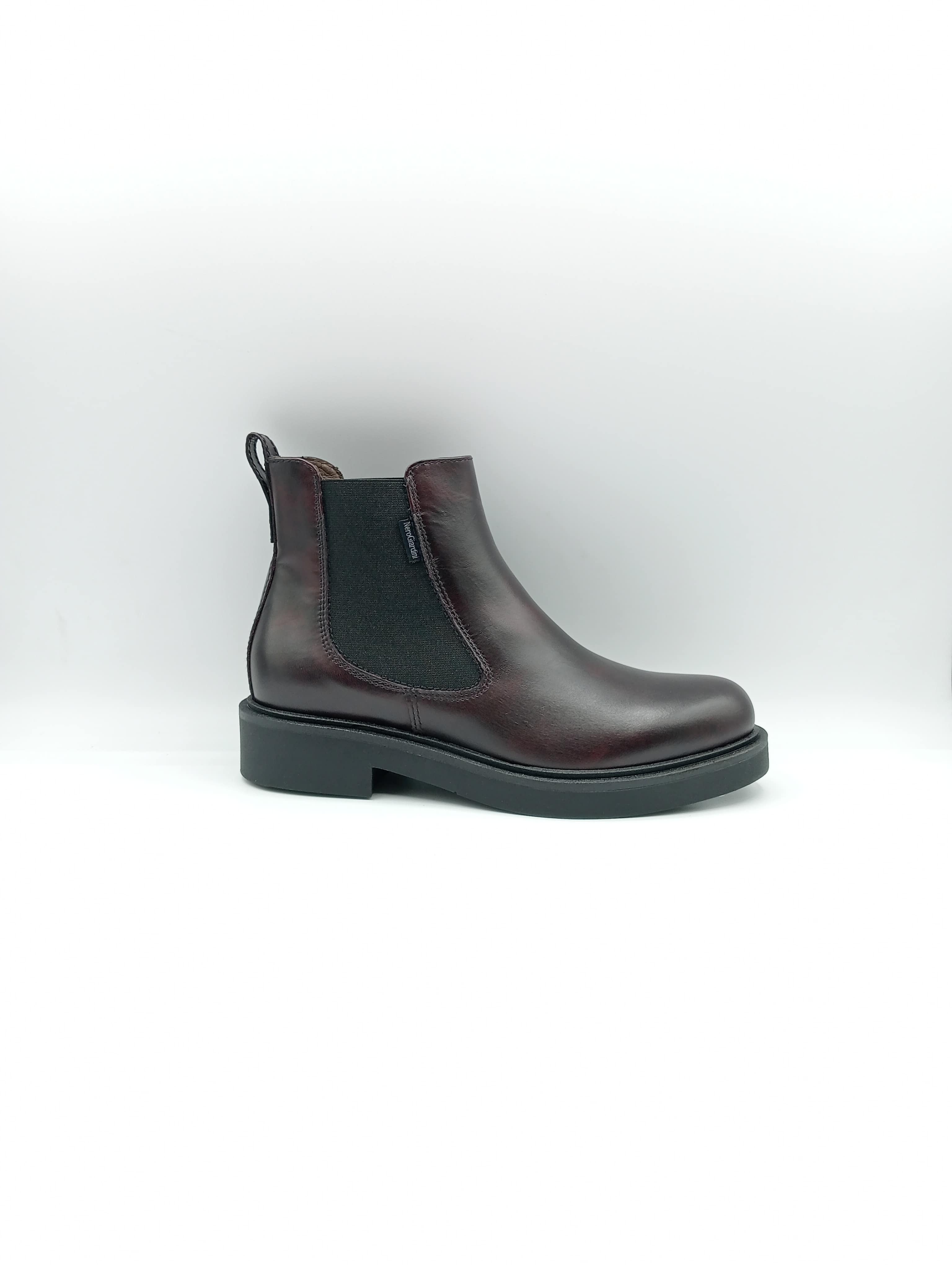 Nerogiardini Chelsea Boot Donna Pelle – Fondo Leggero Antiscivolo – Stivaletto Elastico Elegante