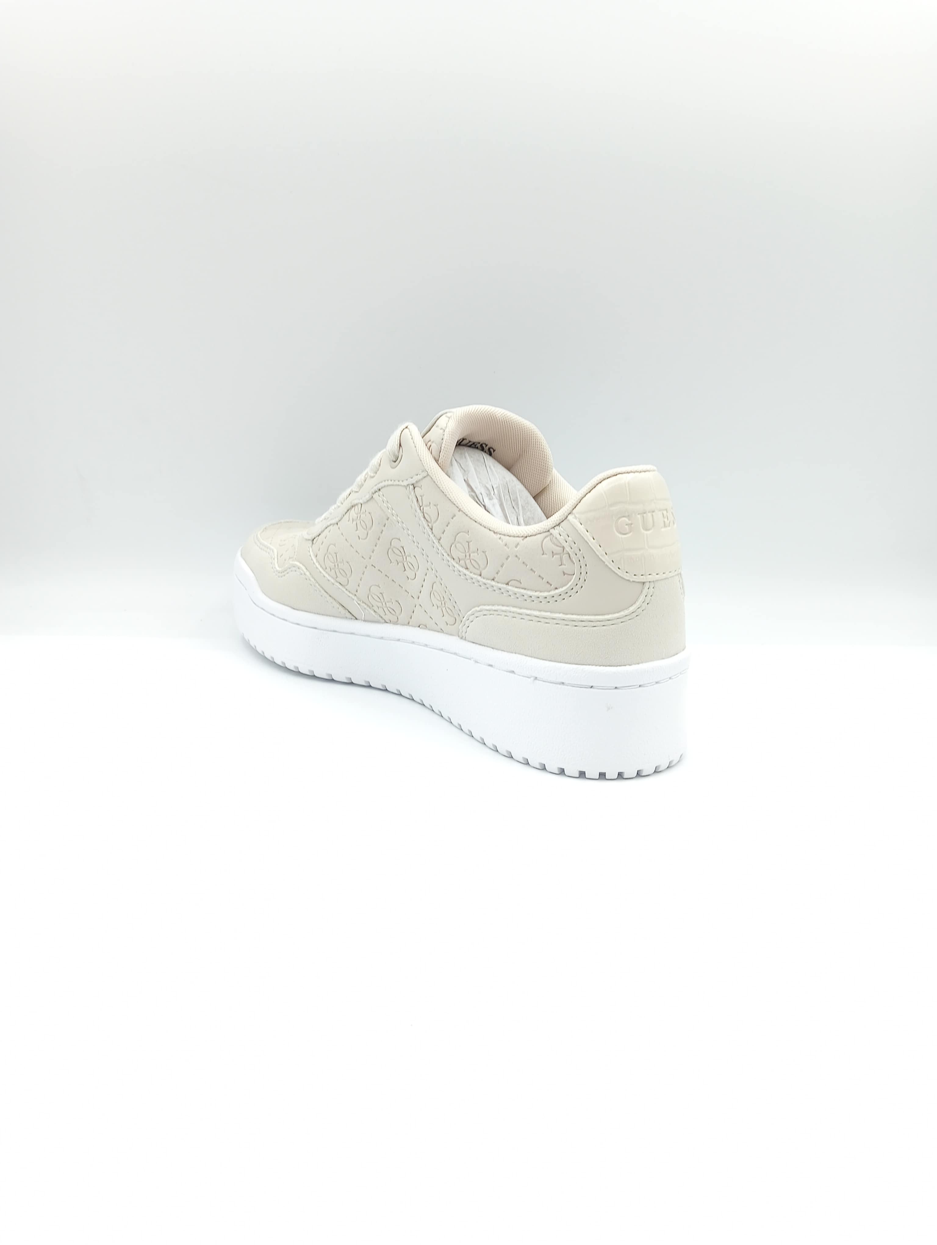 Sneakers Guess da donna in ecopelle avorio con monogramma e suola bianca
