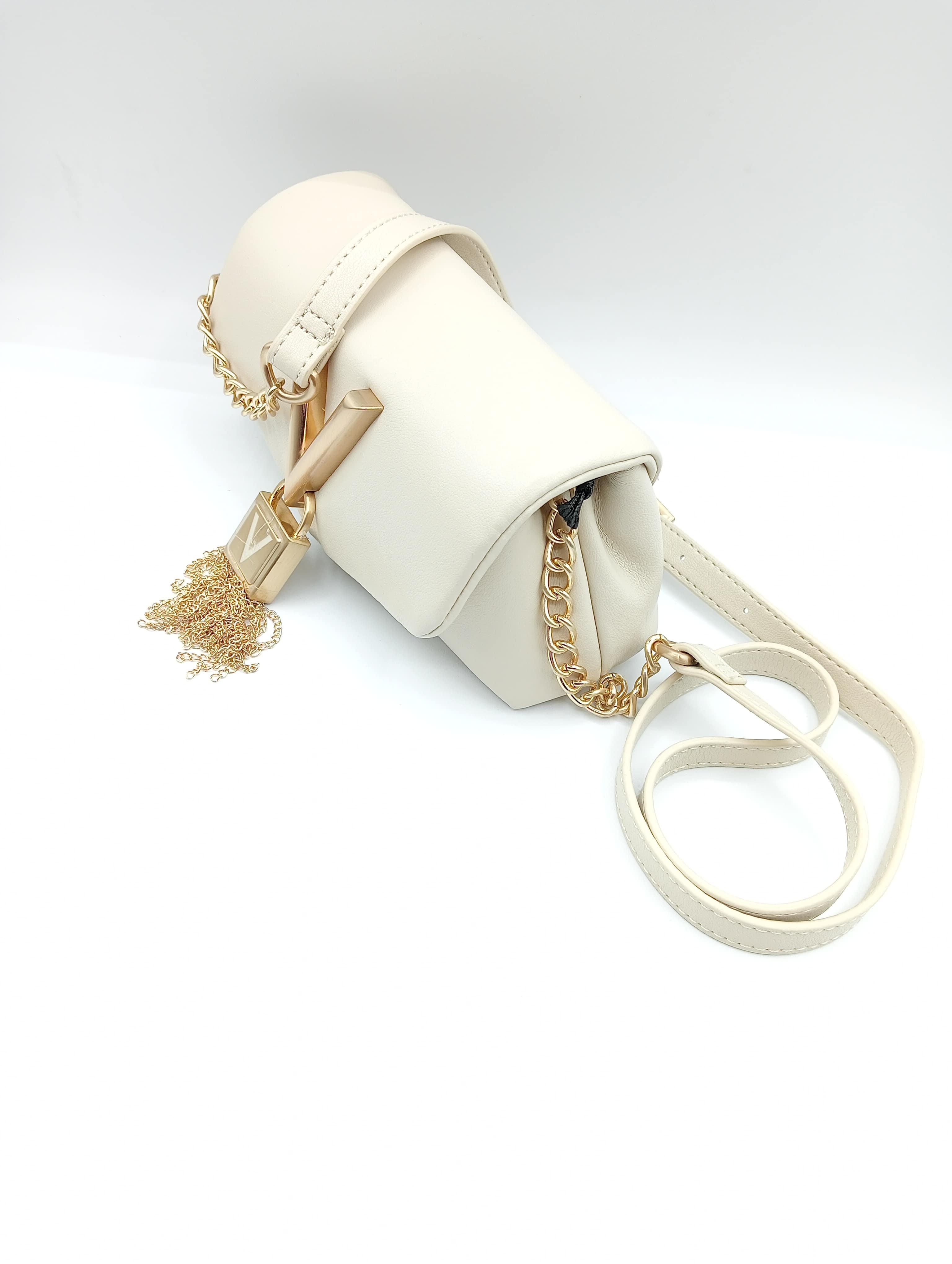 Borsa Mario Valentino Mini V Chain panna in ecopelle con logo dorato e nappina